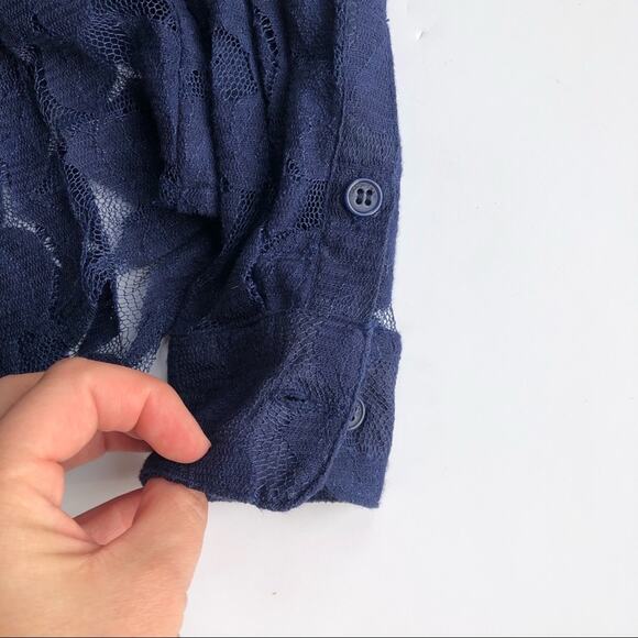 Isaac Mizrahi New York Navy Lace Button-Down Top US 2 - Picture 4 of 5
